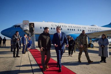 Недавняя история напоминает Зеленскому: горячий приём в конгрессе США - далеко не залог дальнейшего 